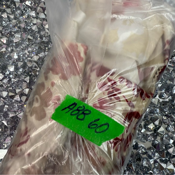 Le chateau skirt fairy hem Floral Satin Asymmetrical Skirt - Cream and Red - Picture 10 of 10